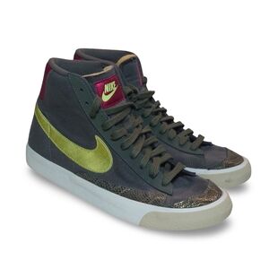 Nike Men's Gray and Gold High-Top Sneakers